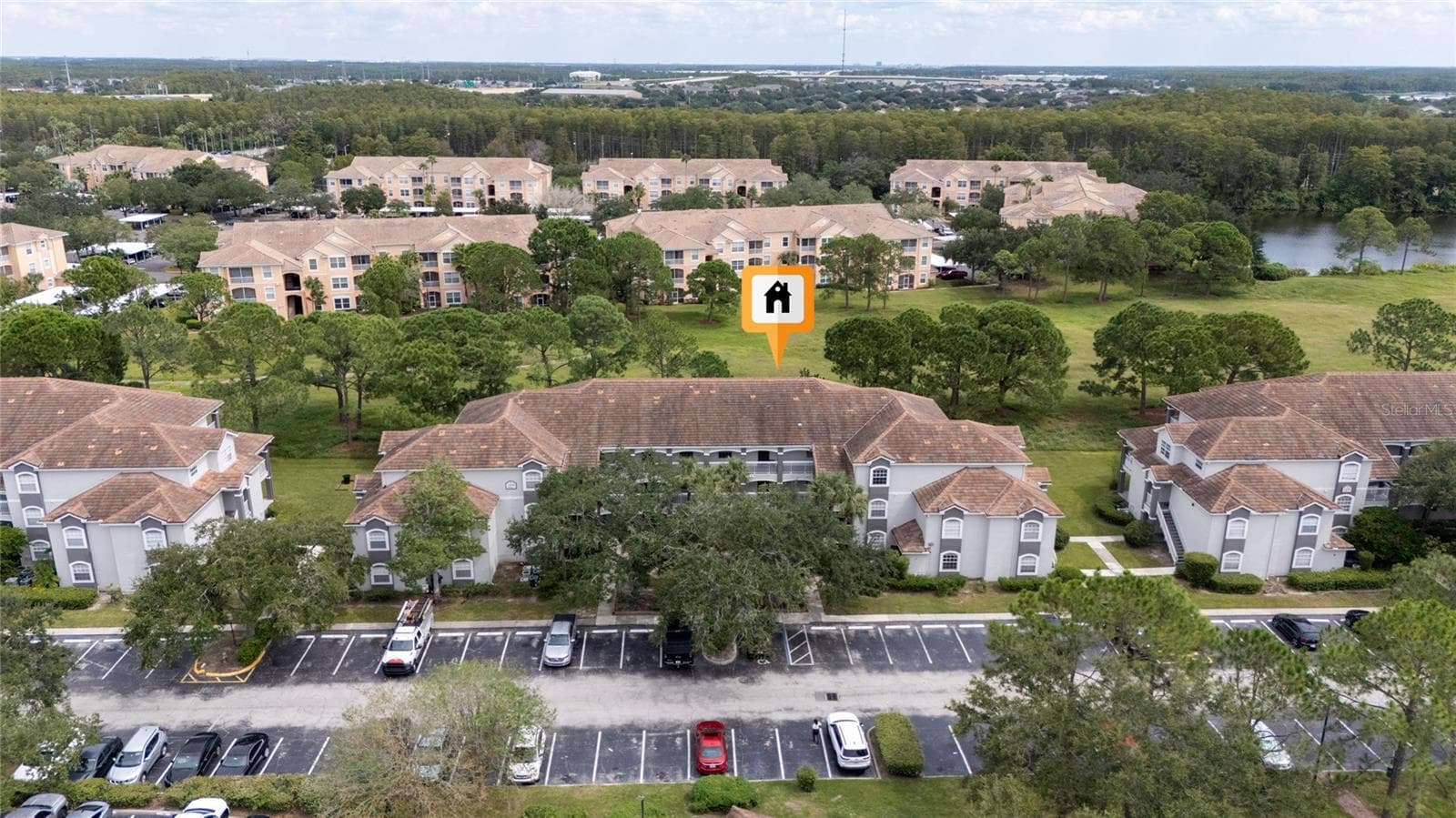 Condominium at 14013 FAIRWAY ISLAND DR #415, ORLANDO, photo 9 of 29