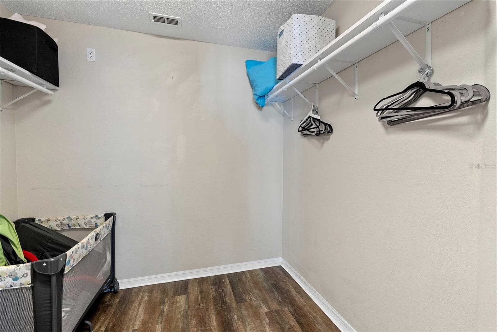 Single Family Residence at 1541 INDIAN OAKS TRL, KISSIMMEE, photo 12 of 33