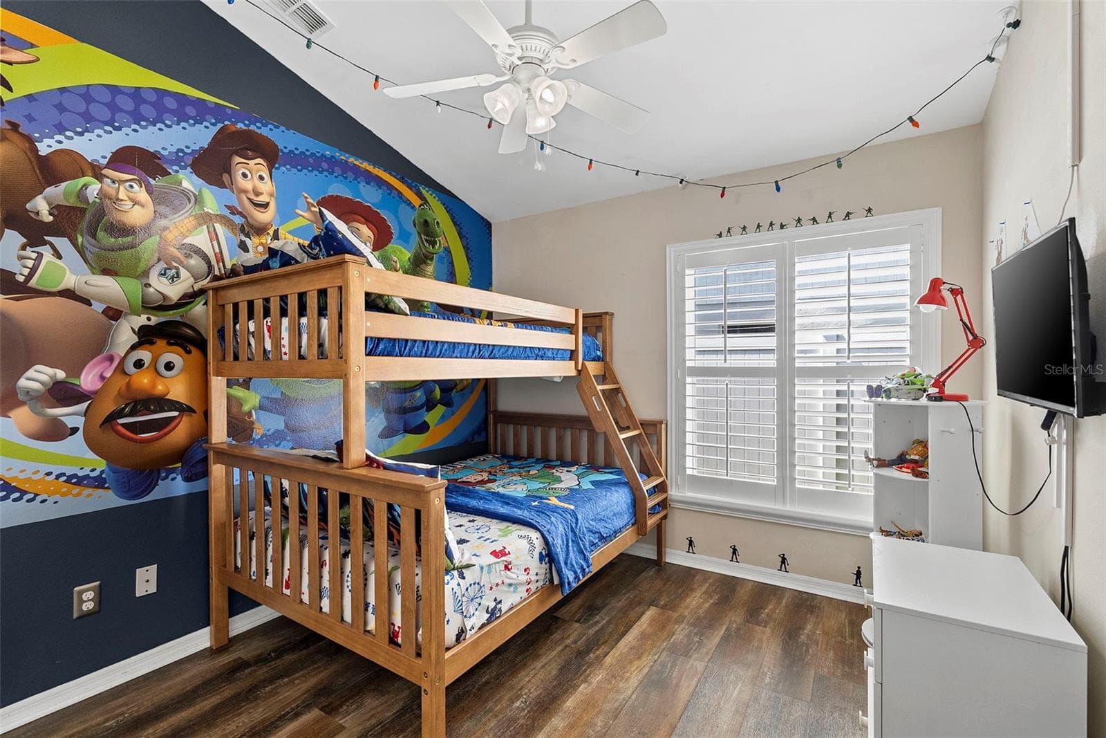 Single Family Residence at 1541 INDIAN OAKS TRL, KISSIMMEE, photo 13 of 33
