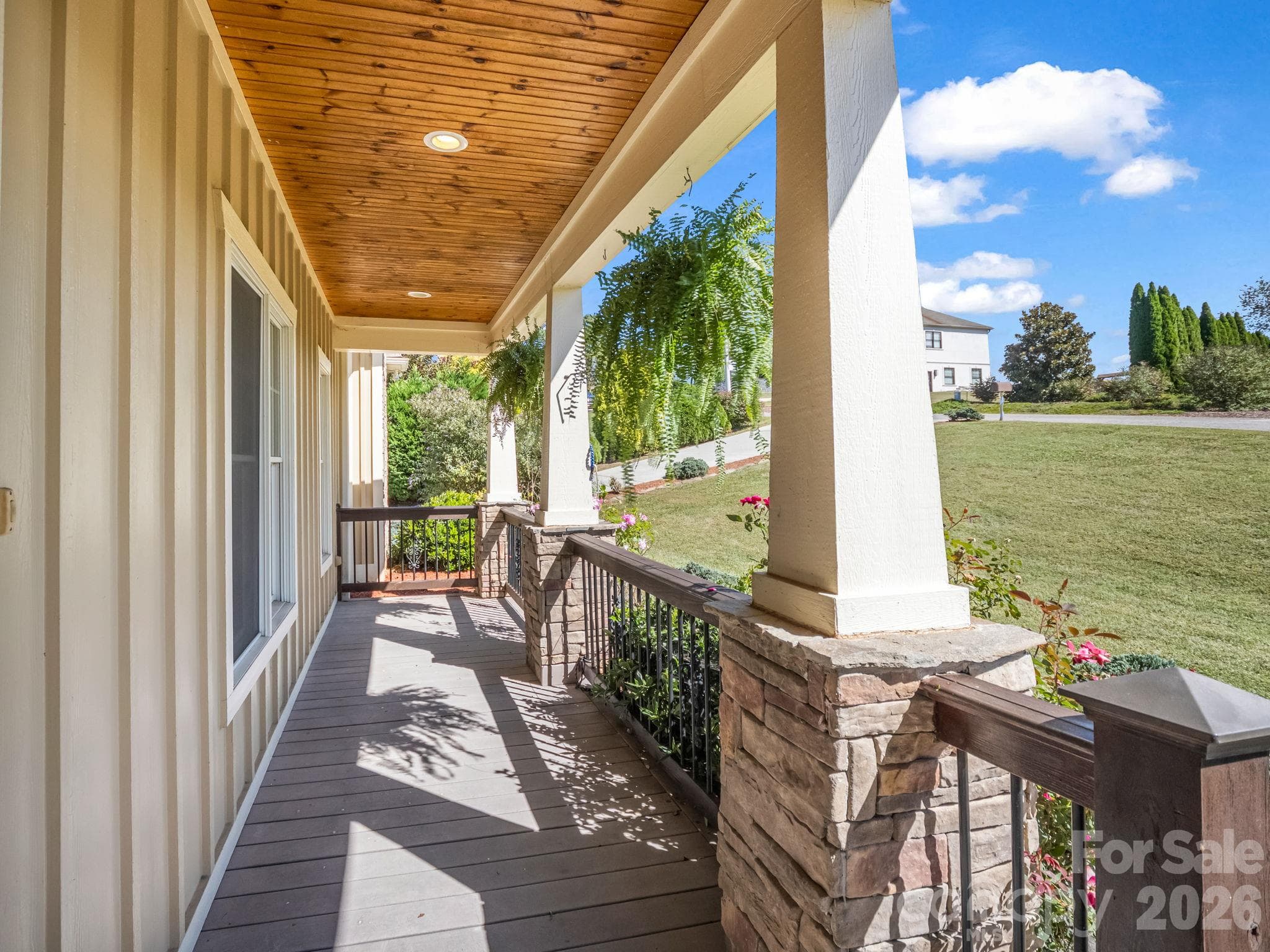 Single Family Residence at 61 Mountain Shadows Drive, Leicester, photo 5 of 48