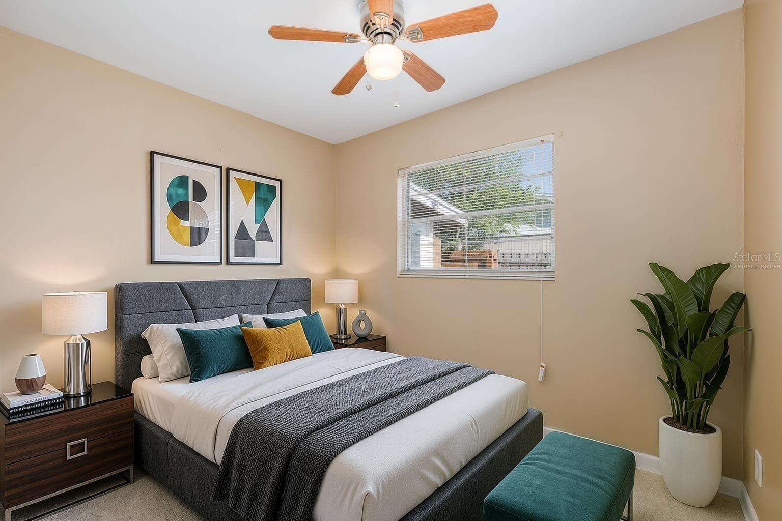 Virtually staged - 4403 GANDY CIR, TAMPA