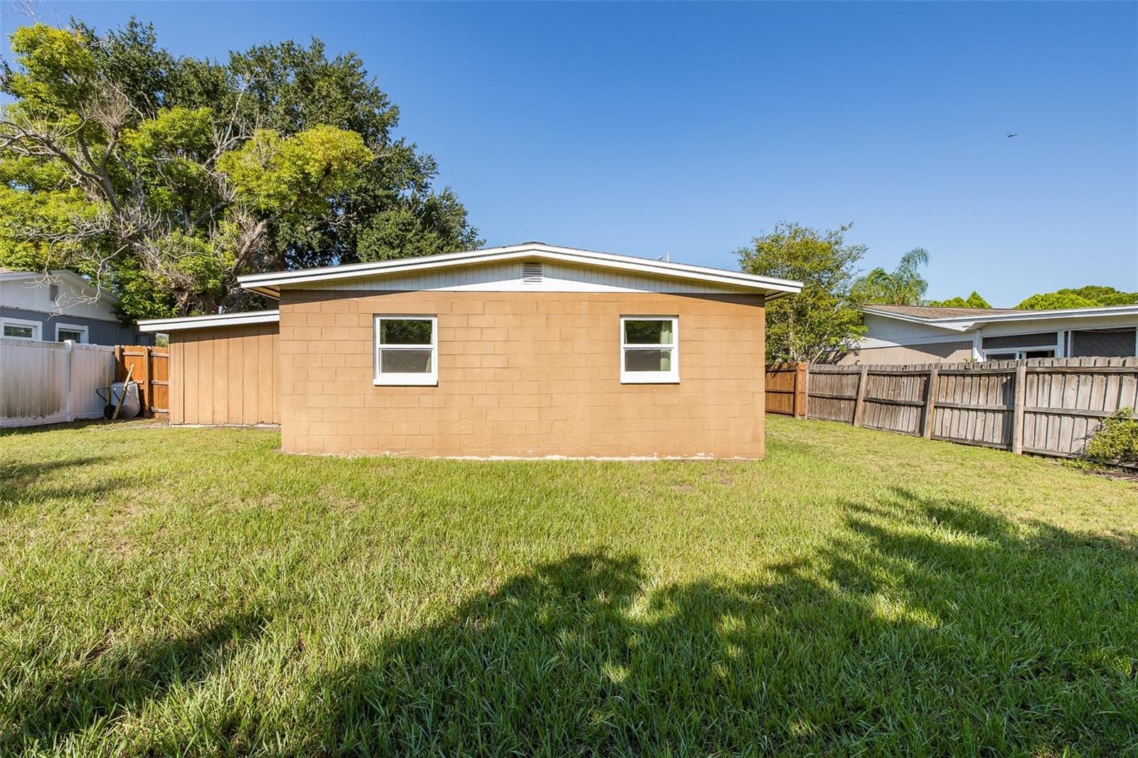 Single Family Residence at 4403 GANDY CIR, TAMPA, photo 35 of 49