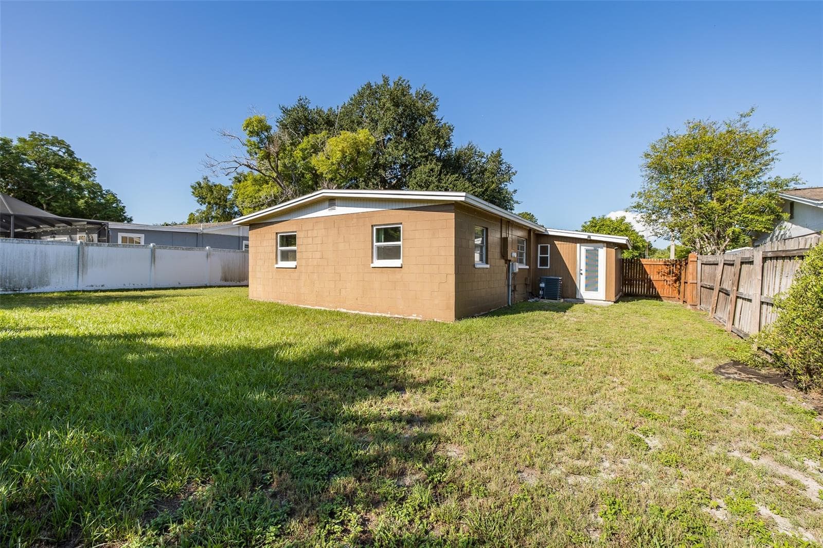 Single Family Residence at 4403 GANDY CIR, TAMPA, photo 37 of 49