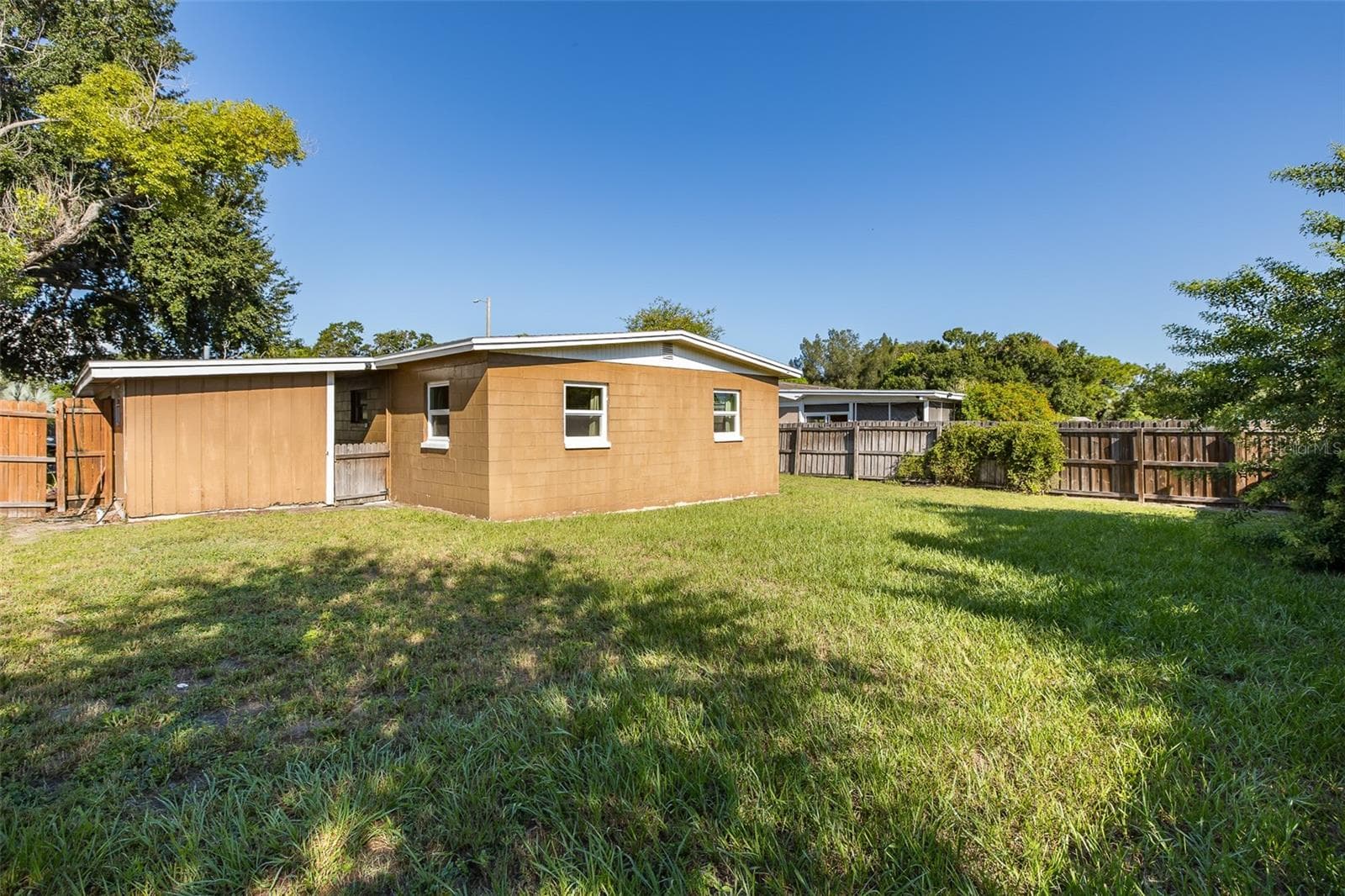 Single Family Residence at 4403 GANDY CIR, TAMPA, photo 38 of 49