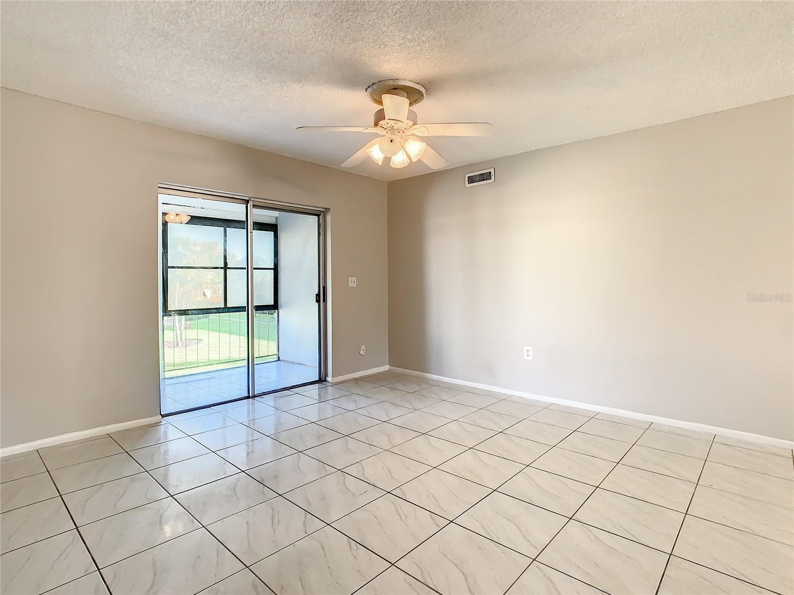 Condominium at 1000 LAKE OF THE WOODS BLVD #202H, FERN PARK, photo 18 of 37