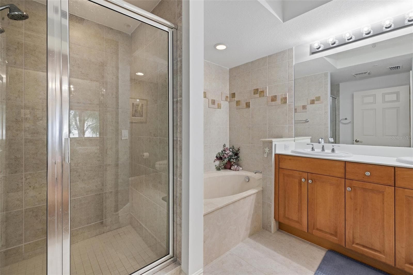 Condominium at 800 N TAMIAMI TRL #103, SARASOTA, photo 22 of 58