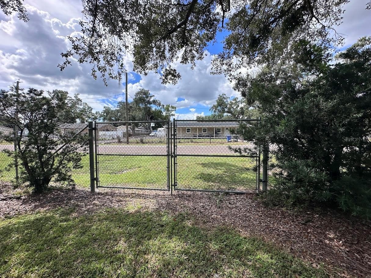 Gate - 2612 S 67TH ST, TAMPA