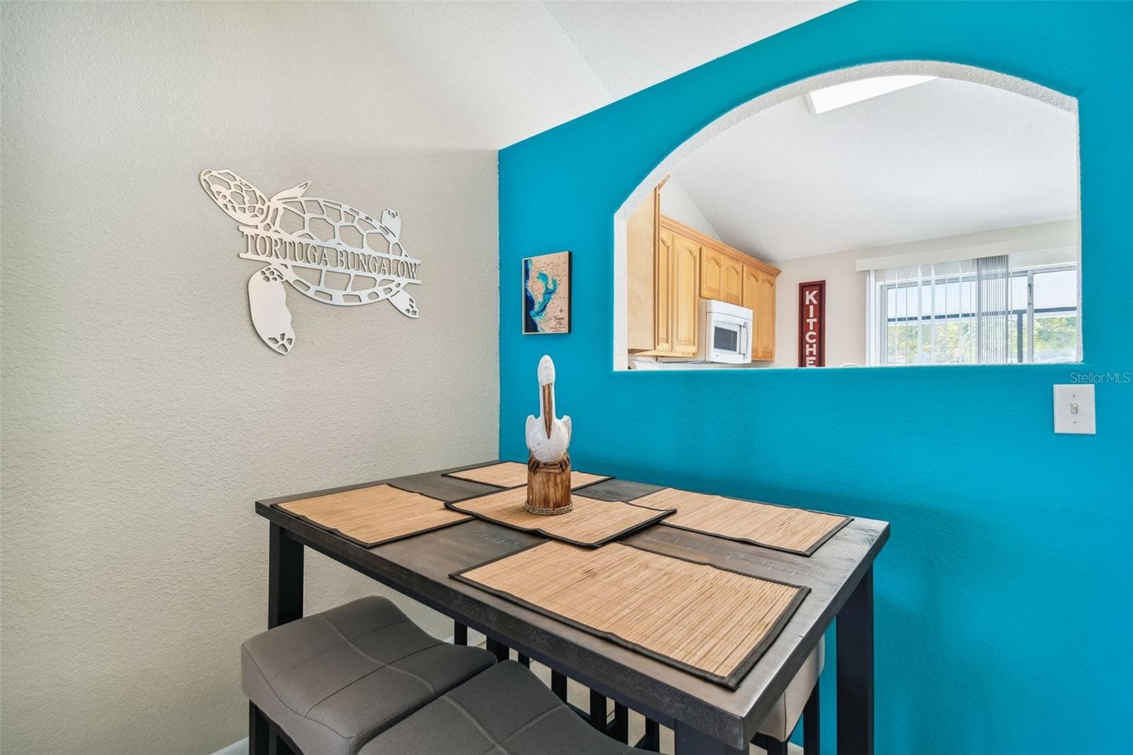 Single Family Residence at 7607 WOODLAND OAKS CT, TAMPA, photo 18 of 67