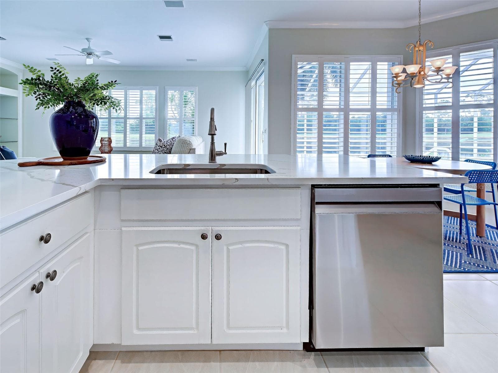 Enjoy the fabulous views from the kitchen even if you are doing the dishes. - 692 EGRET WALK LN, VENICE