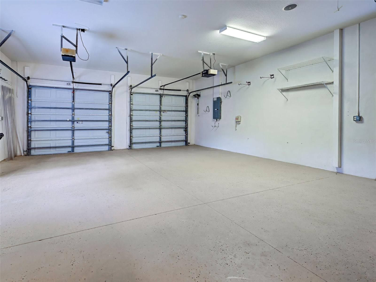 Hurricane rated garage door and newer AC (2020) with 4 zones for added comfort. - 692 EGRET WALK LN, VENICE