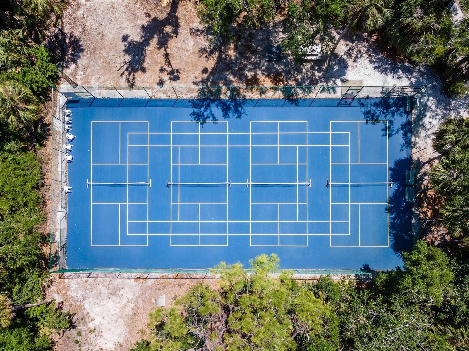 Pick up a game of pickleball on the nearby courts. - 692 EGRET WALK LN, VENICE