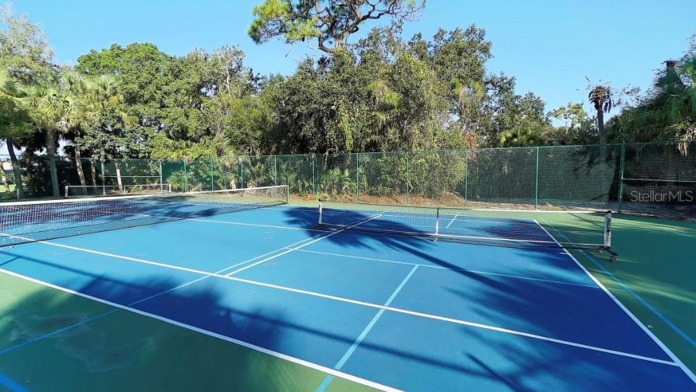 Players of all levels are welcome at the pickleball courts - fun! - 692 EGRET WALK LN, VENICE