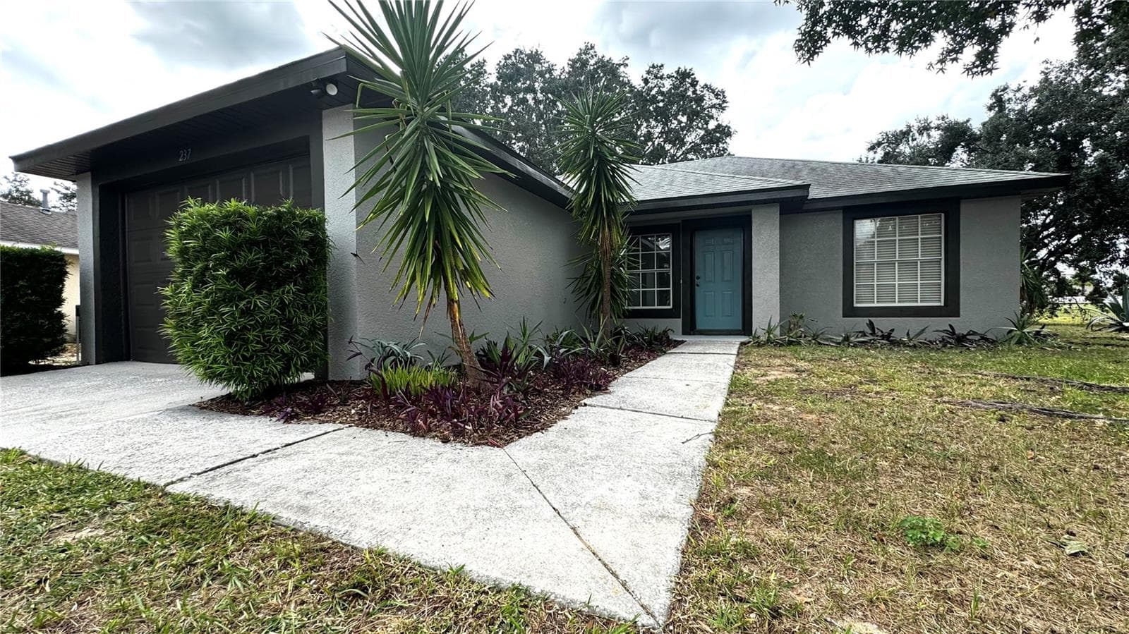 Front/Side View - 237 WALPOLE LOOP, DAVENPORT