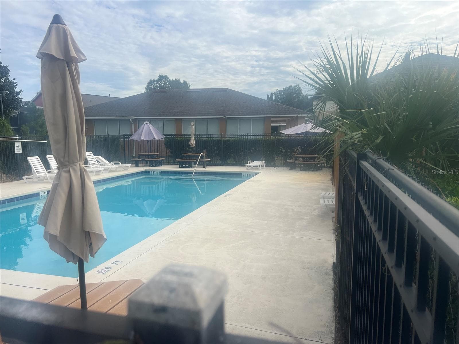 Community Pool - 237 WALPOLE LOOP, DAVENPORT