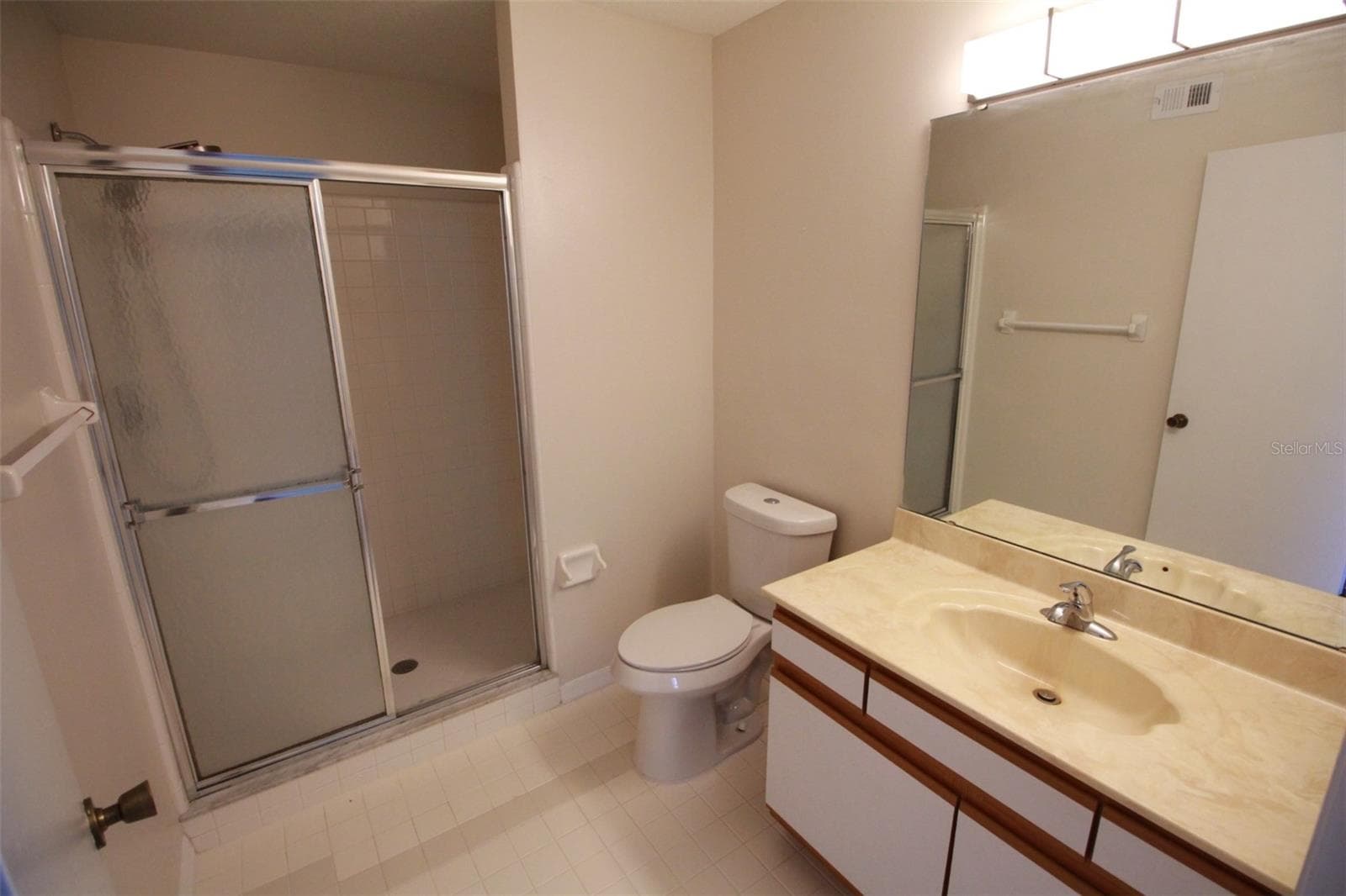 Condominium at 5301 WHITE CLIFF LN #1002, ORLANDO, photo 9 of 23