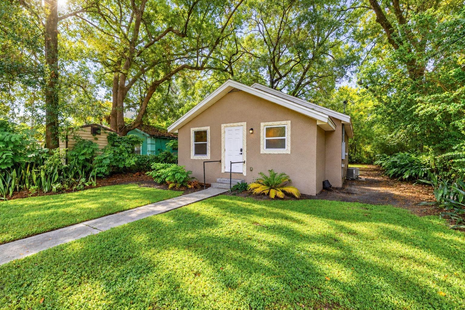 Single Family Residence at 617 CITRUS ST, ORLANDO, photo 2 of 35
