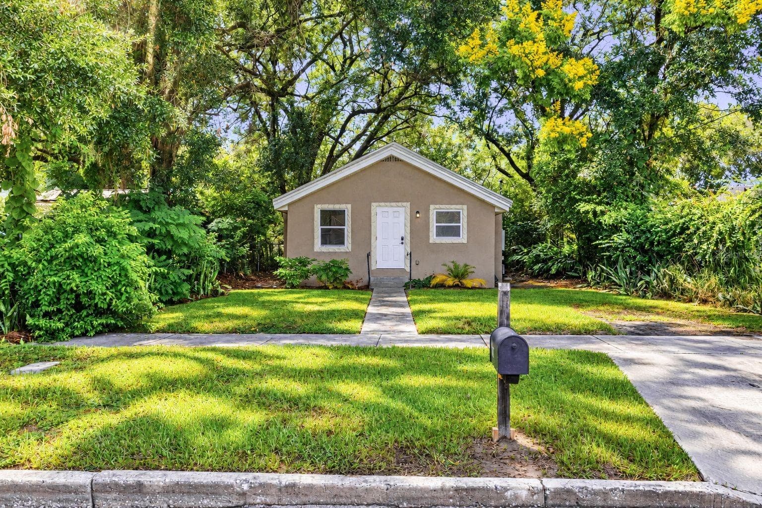 Single Family Residence at 617 CITRUS ST, ORLANDO, photo 4 of 35