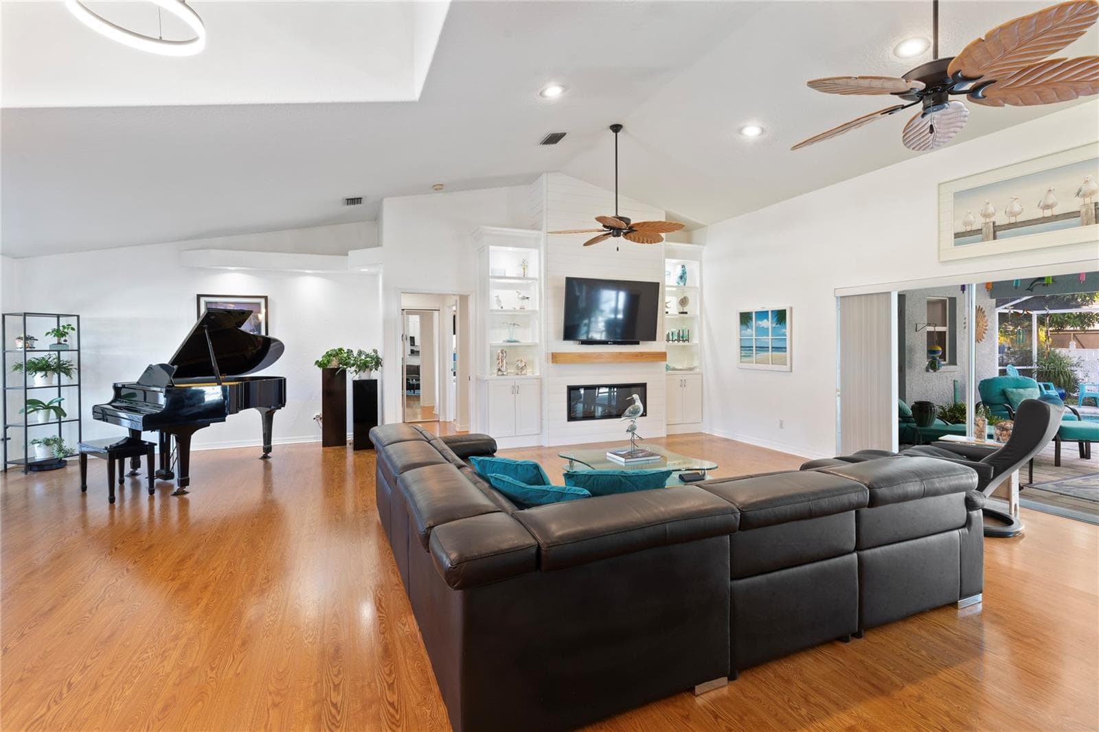 Single Family Residence at 2972 GLENPARK RD, PALM HARBOR, photo 3 of 43