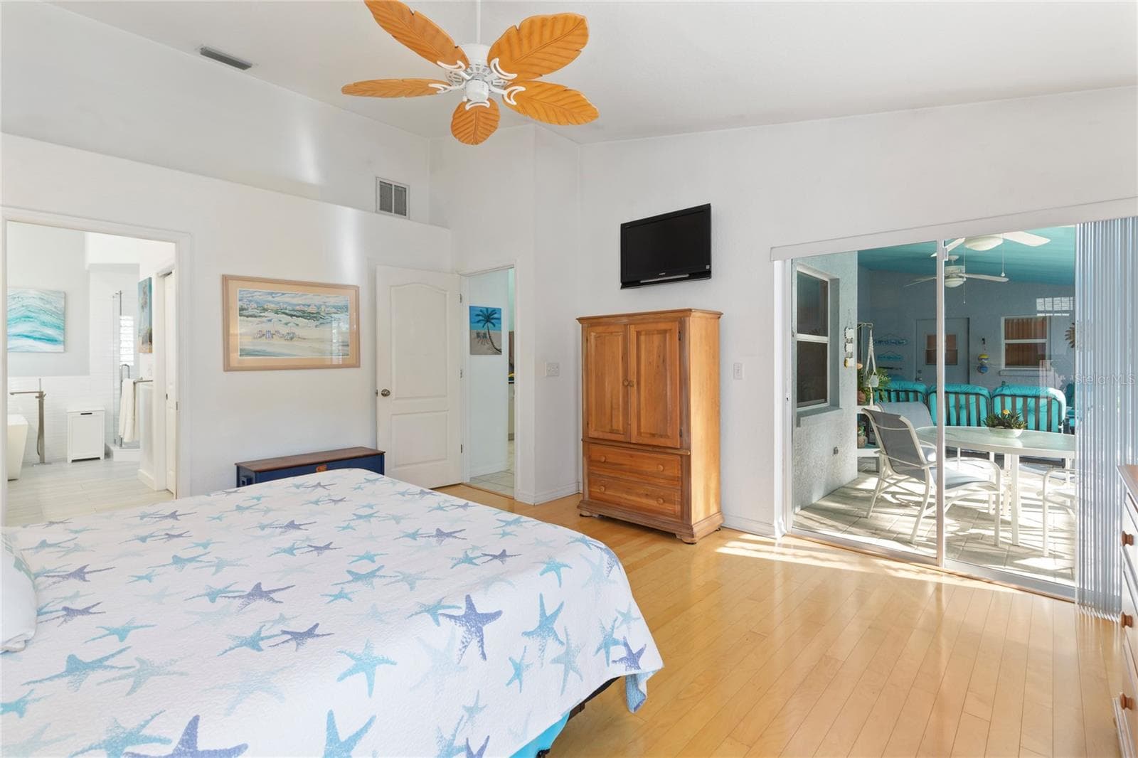 Single Family Residence at 2972 GLENPARK RD, PALM HARBOR, photo 16 of 43