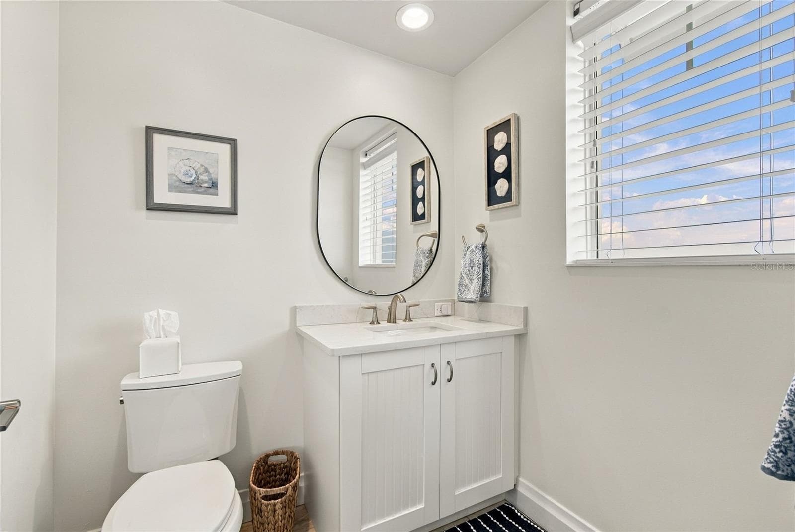 Ensuite bathroom - 650 COLLANY RD #406, TIERRA VERDE