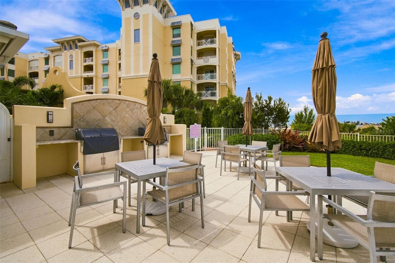 Pool and spa - 650 COLLANY RD #406, TIERRA VERDE