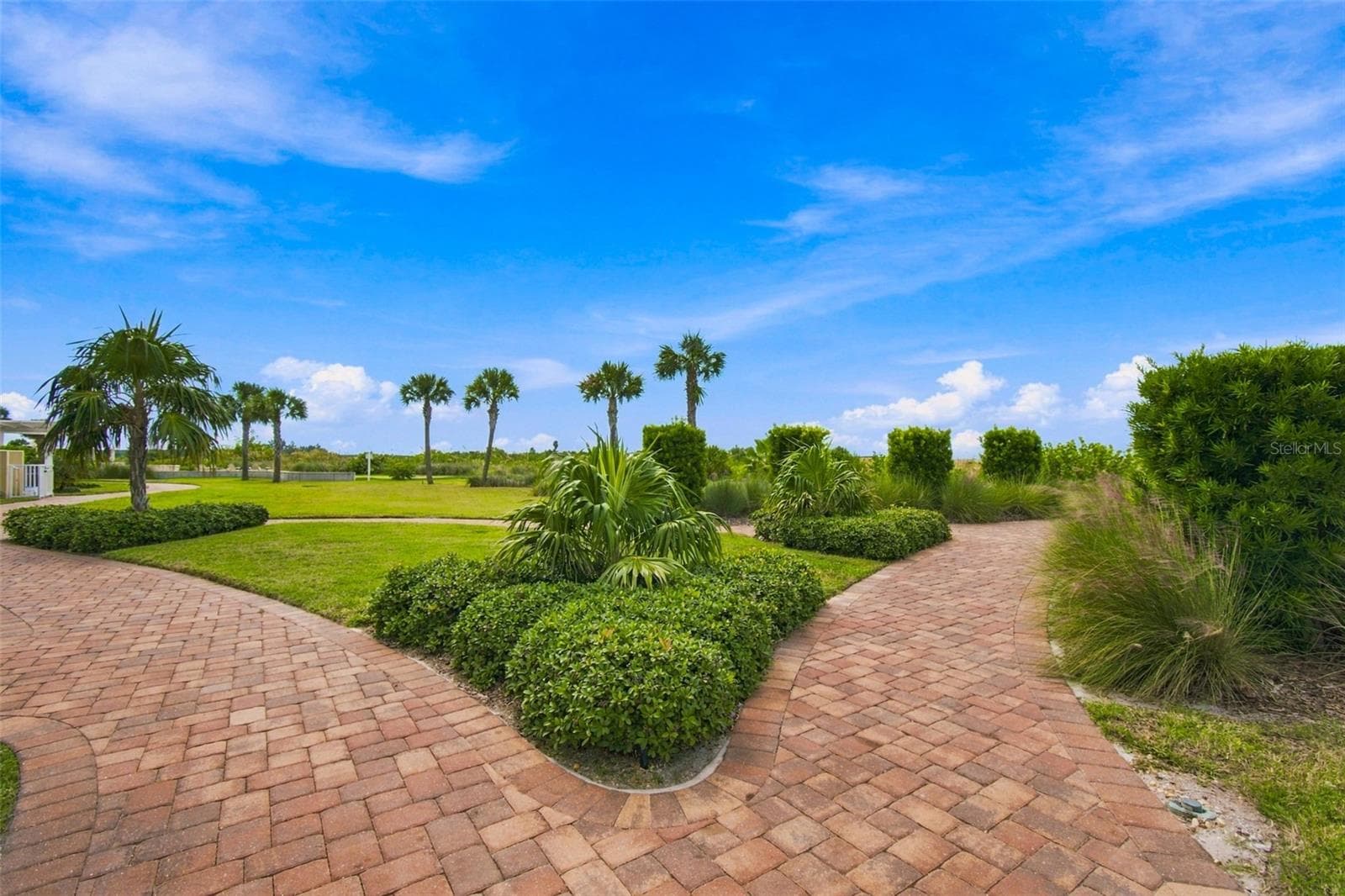 Walking path - 650 COLLANY RD #406, TIERRA VERDE