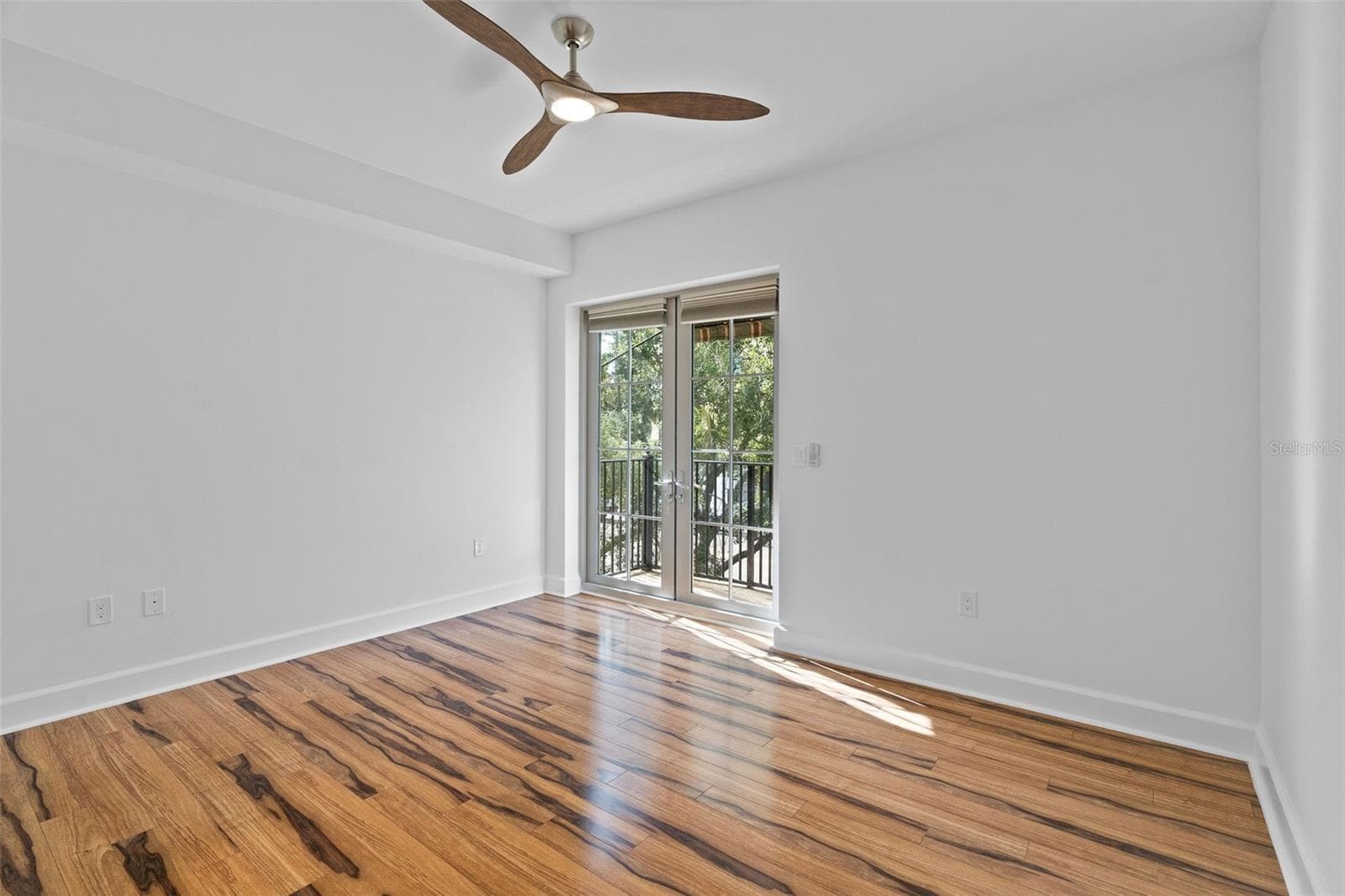 Townhouse at 300 BEACH DR NE #309, ST PETERSBURG, photo 19 of 41