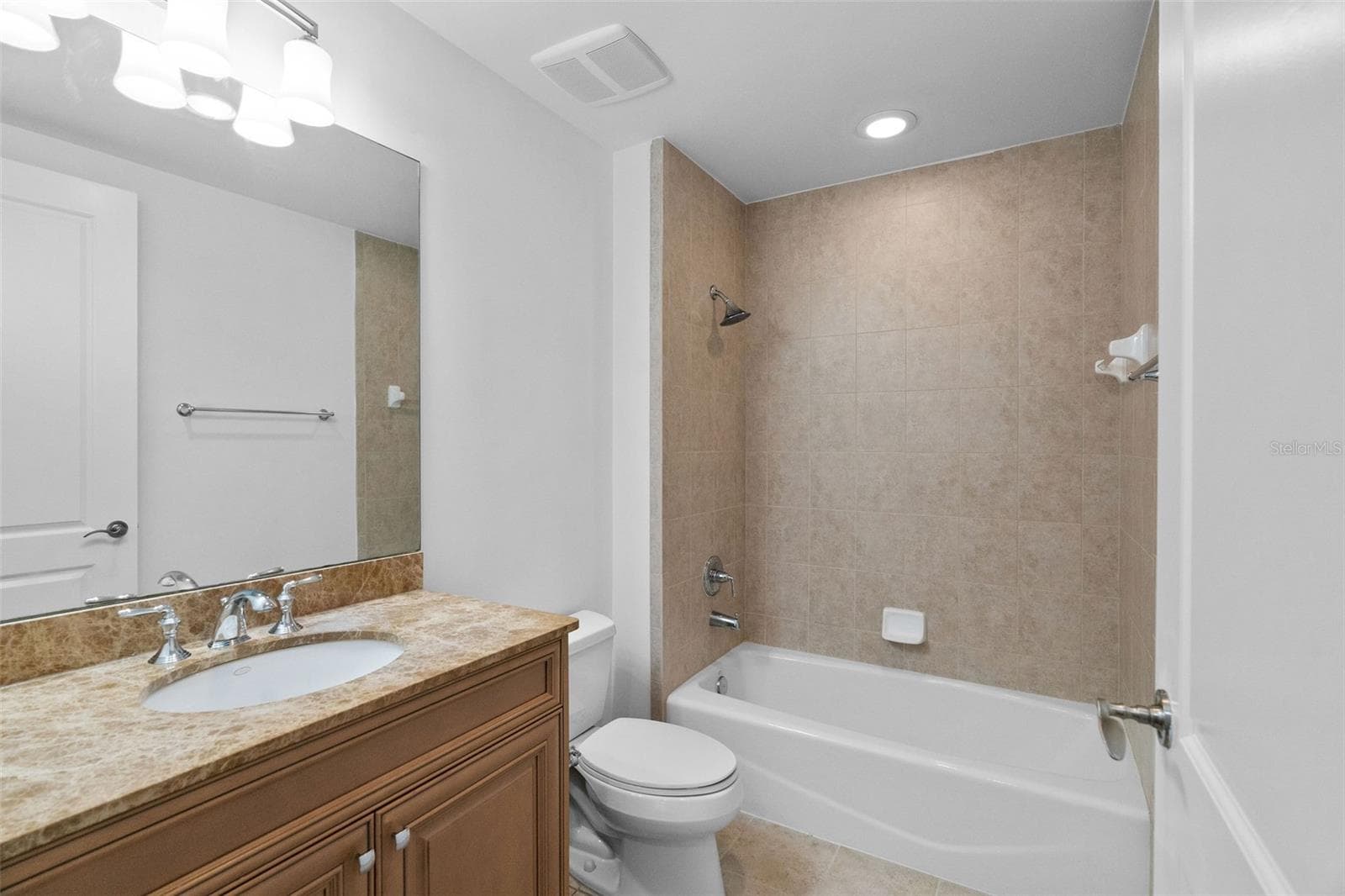 Townhouse at 300 BEACH DR NE #309, ST PETERSBURG, photo 24 of 41