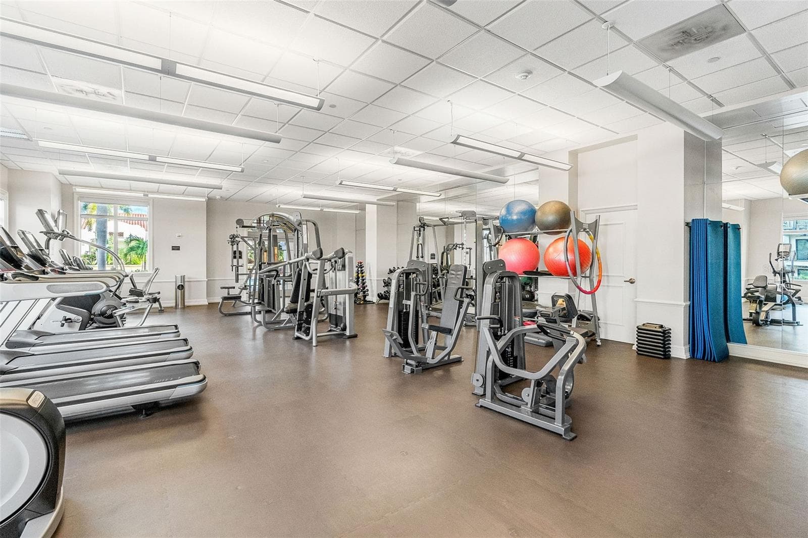 Townhouse at 300 BEACH DR NE #309, ST PETERSBURG, photo 31 of 41