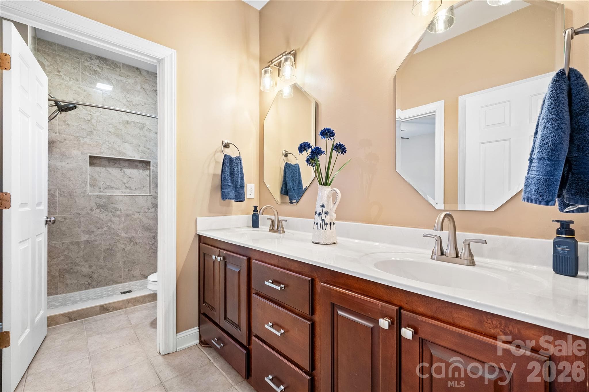 Single Family Residence at 66 Hawks Ridge, Hickory, photo 30 of 48