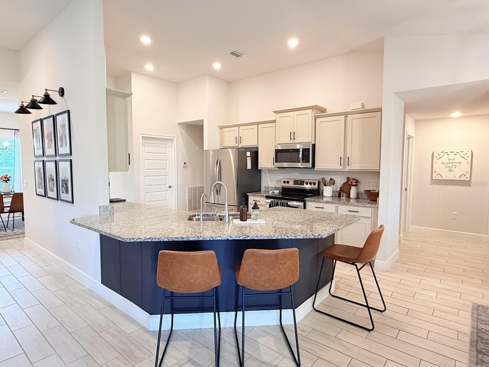 Single Family Residence at 3405 VIVIAN RD, NORTH PORT, photo 12 of 63