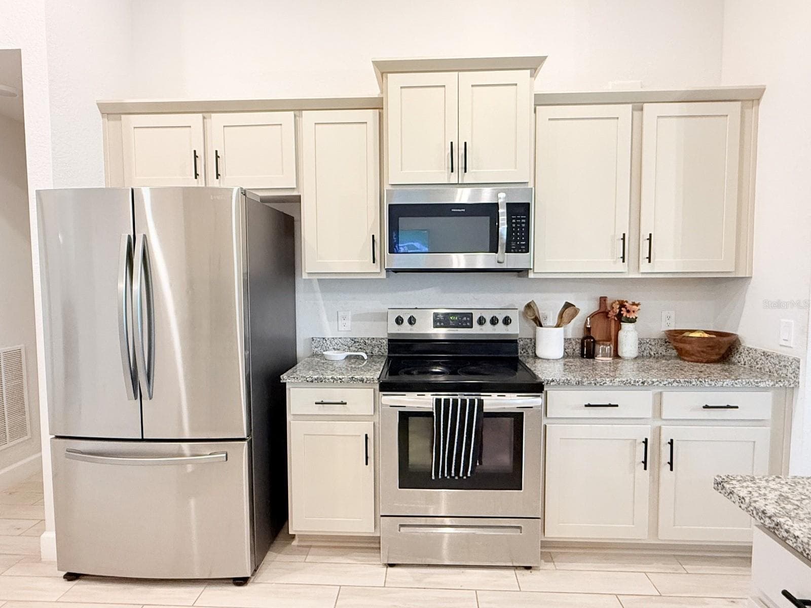 Single Family Residence at 3405 VIVIAN RD, NORTH PORT, photo 15 of 63