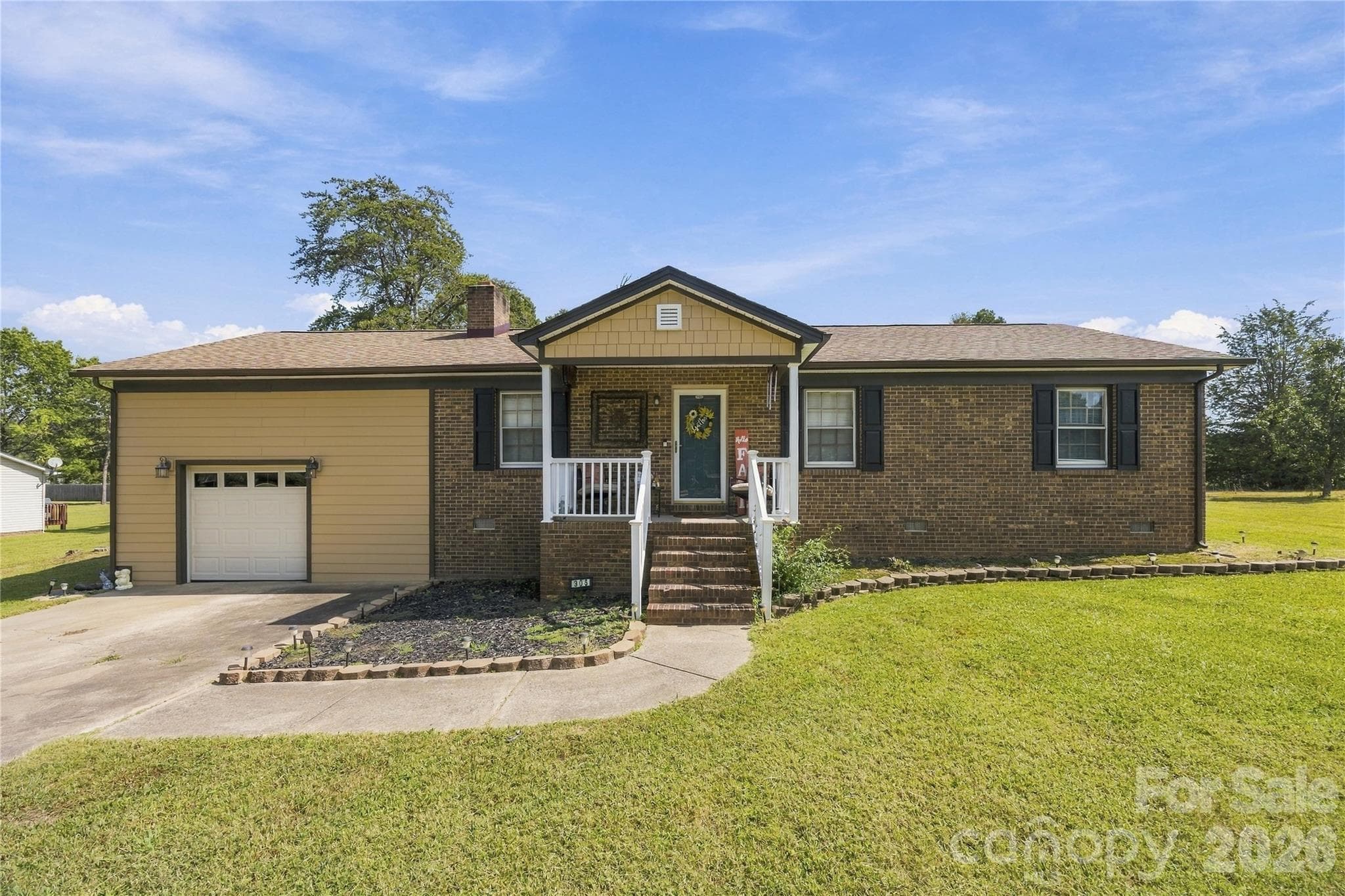 305 W Timberland Drive
