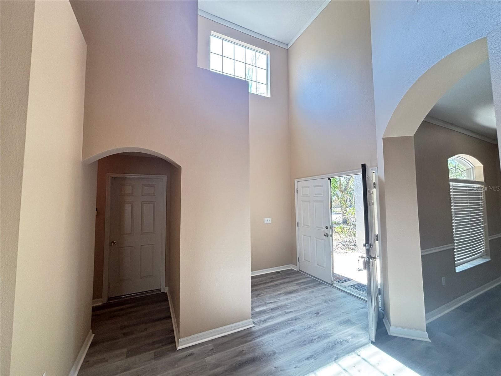 Single Family Residence at 18931 FISHERMANS BEND DR, LUTZ, photo 7 of 22