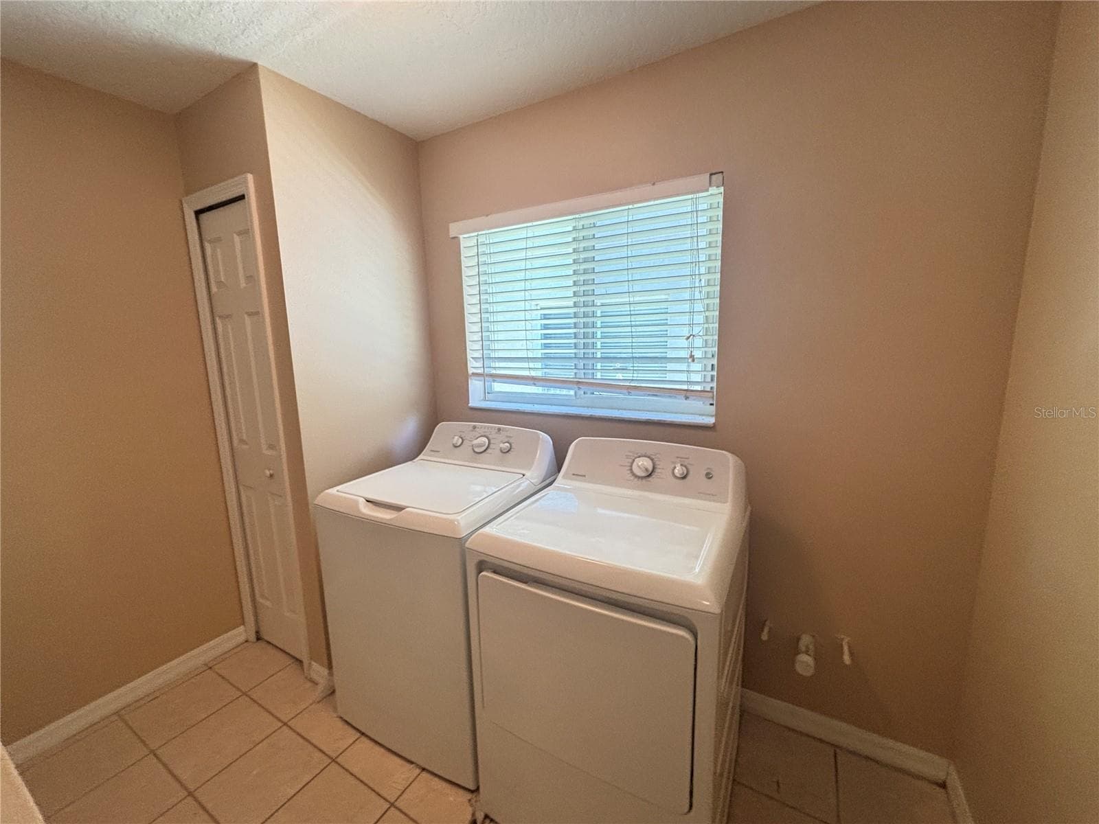 Single Family Residence at 18931 FISHERMANS BEND DR, LUTZ, photo 18 of 22
