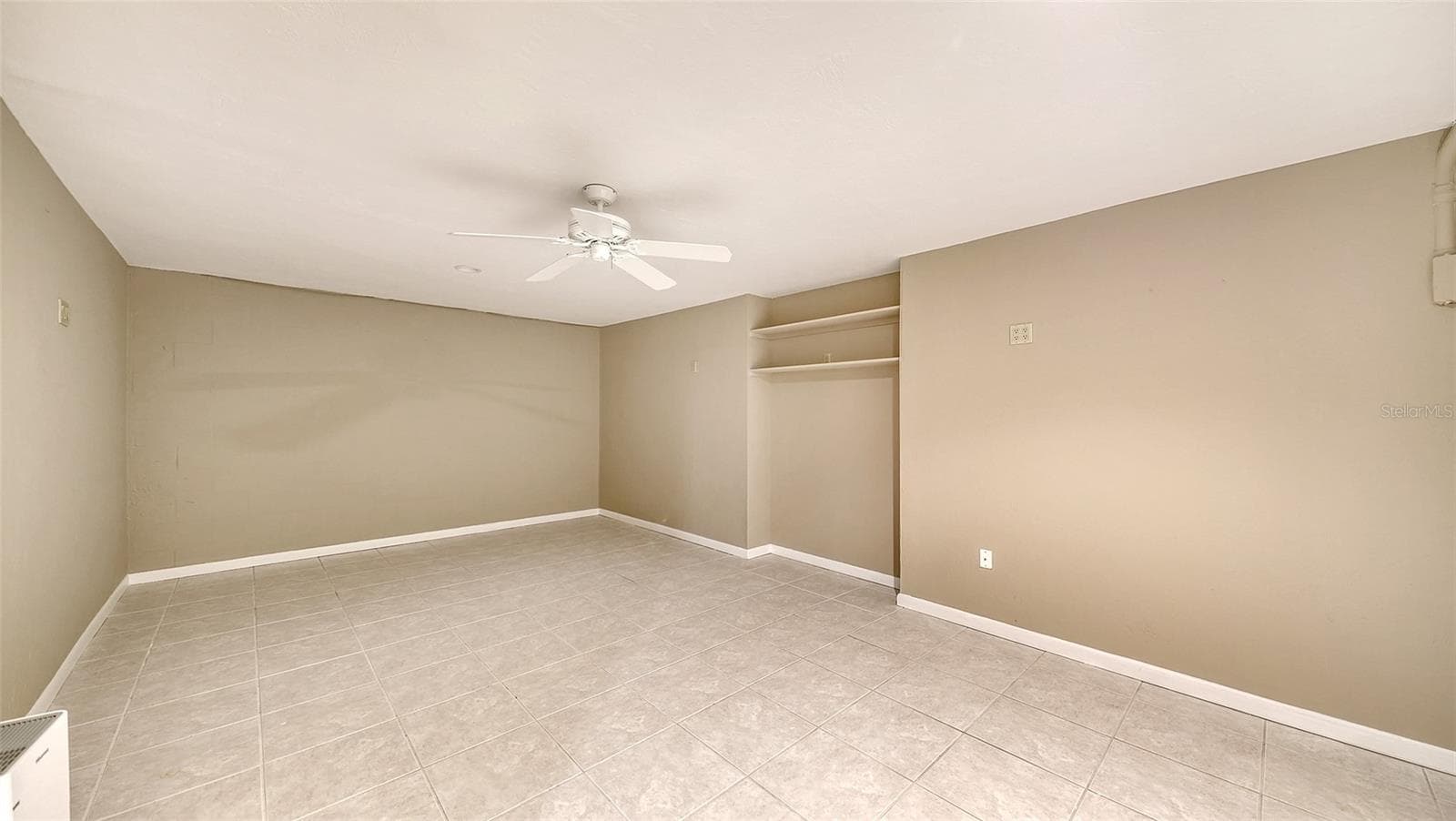 An additional finished room provides valuable flexibility to suit a variety of lifestyle needs. - 168 COASTAL HAMMOCK CT, OSPREY