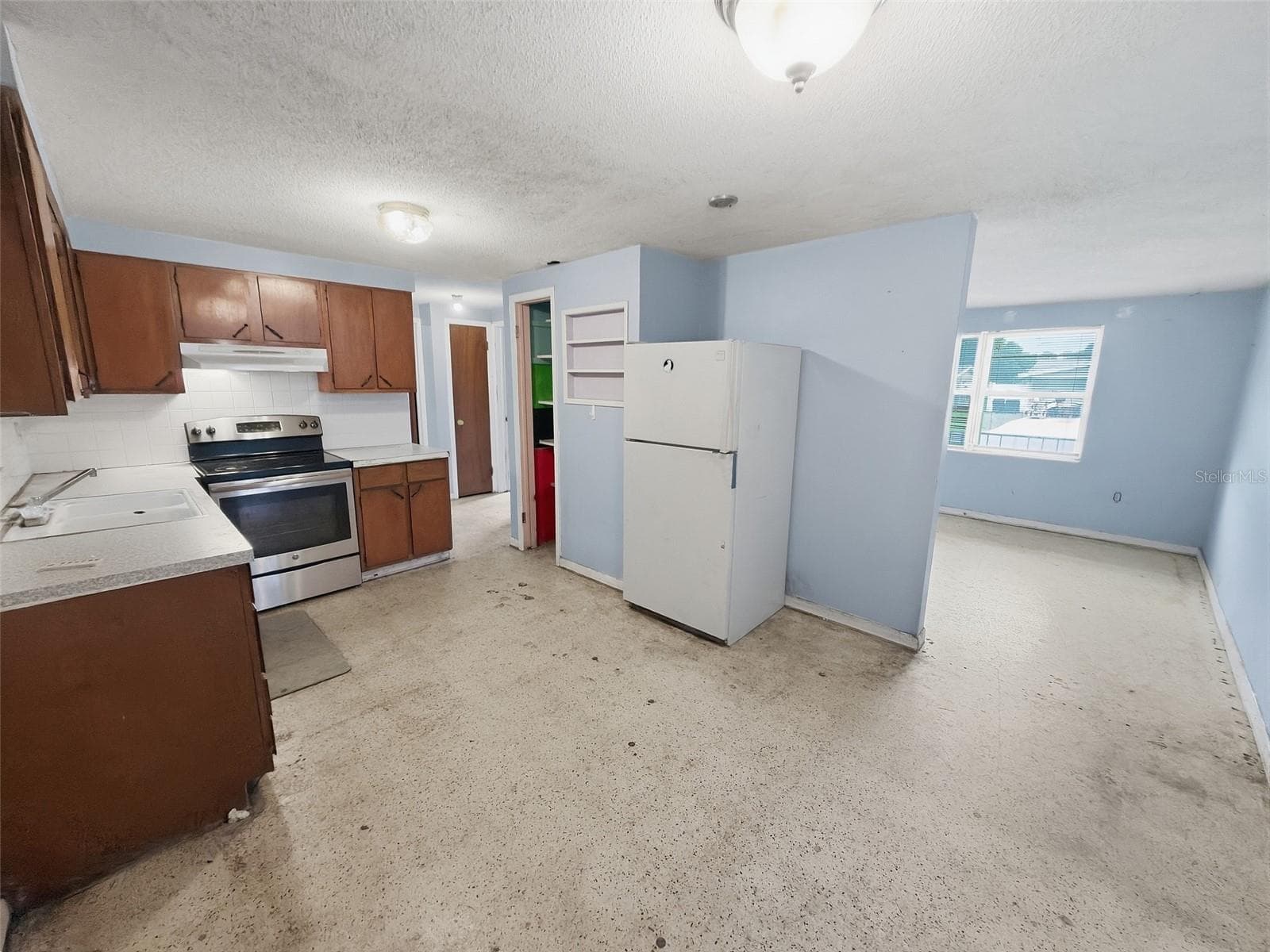 Single Family Residence at 6818 CAROB DR, NEW PORT RICHEY, photo 7 of 23