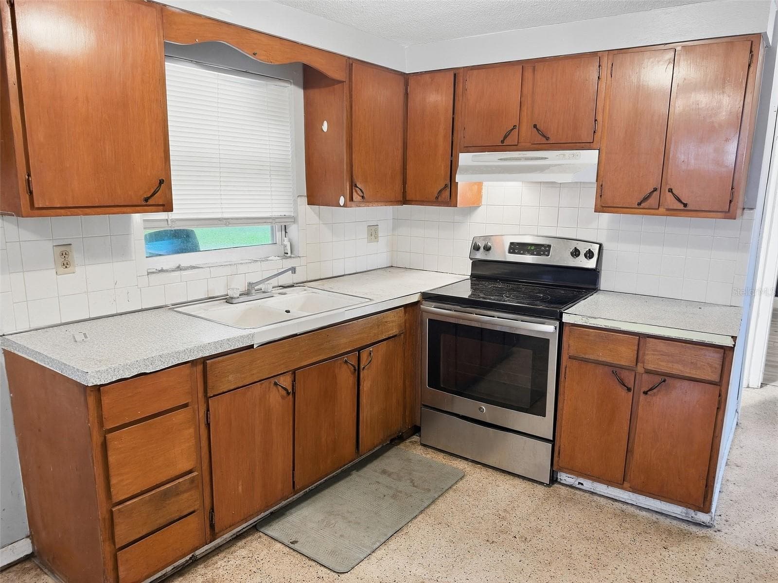 Single Family Residence at 6818 CAROB DR, NEW PORT RICHEY, photo 8 of 23