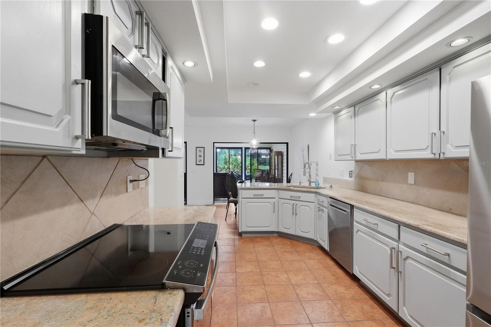 Single Family Residence at 5355 COBBLESTONE CT, WESLEY CHAPEL, photo 10 of 34