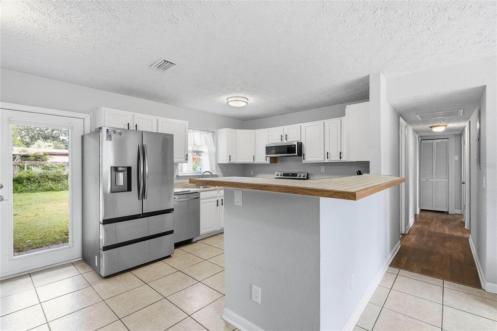 Single Family Residence at 11685 SHELLFISH DR, JACKSONVILLE, photo 5 of 36