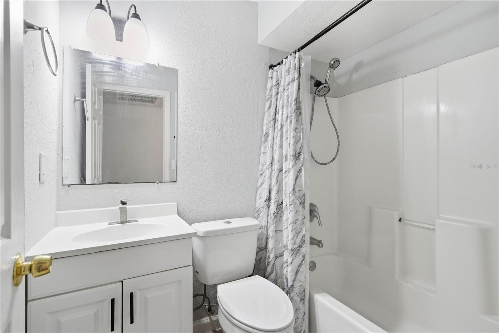 Single Family Residence at 11685 SHELLFISH DR, JACKSONVILLE, photo 10 of 36