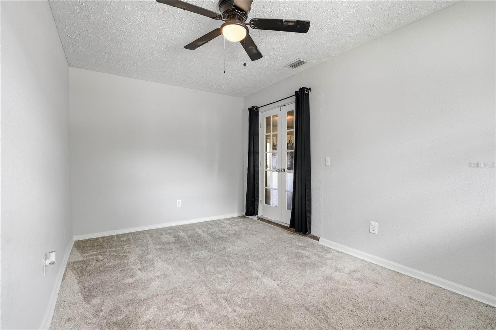Single Family Residence at 11685 SHELLFISH DR, JACKSONVILLE, photo 22 of 36