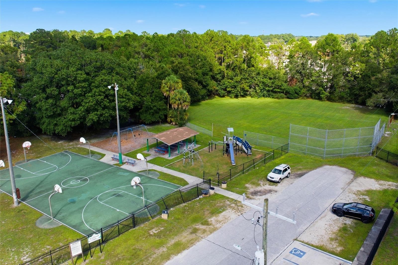 Single Family Residence at 11685 SHELLFISH DR, JACKSONVILLE, photo 35 of 36