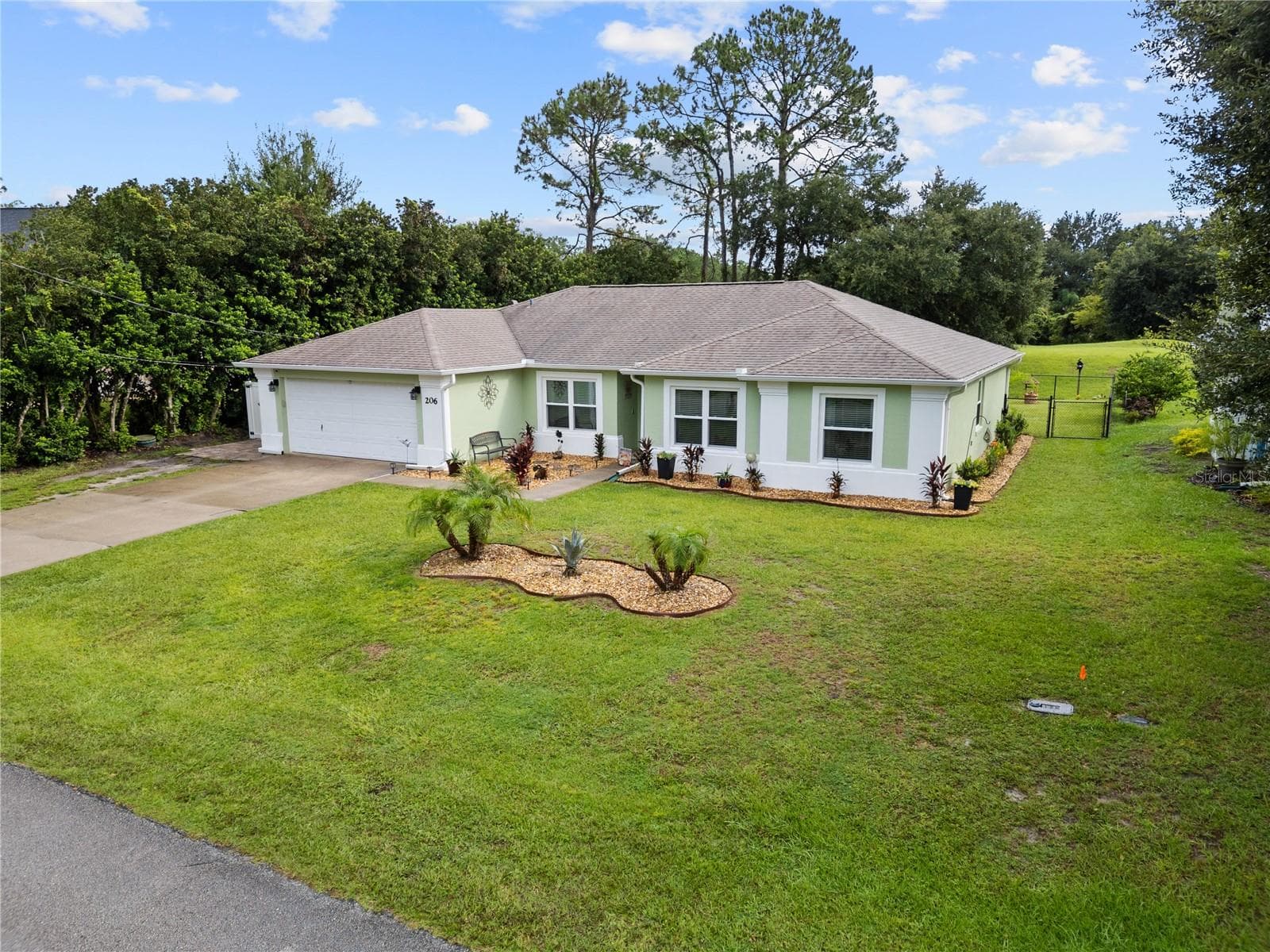 Fenced backyard with no rear neighbors - 206 LONDON DR, PALM COAST