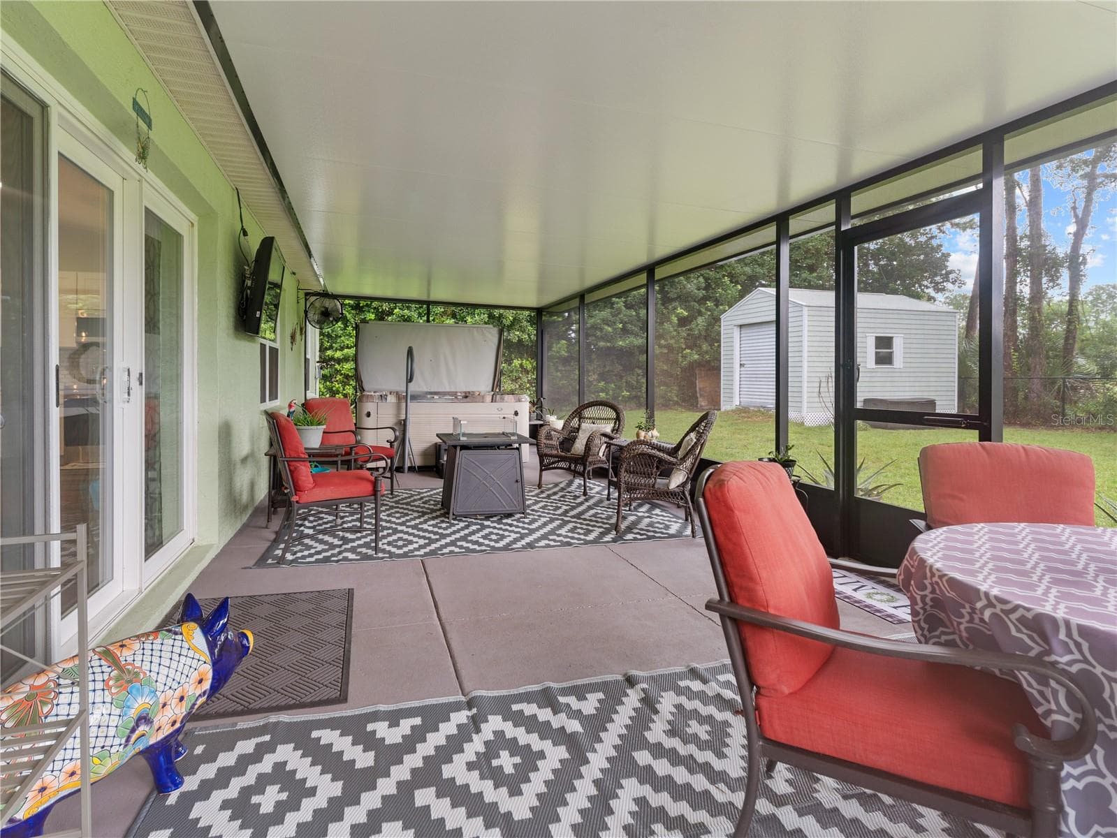 Oversized covered screened lanai - 206 LONDON DR, PALM COAST