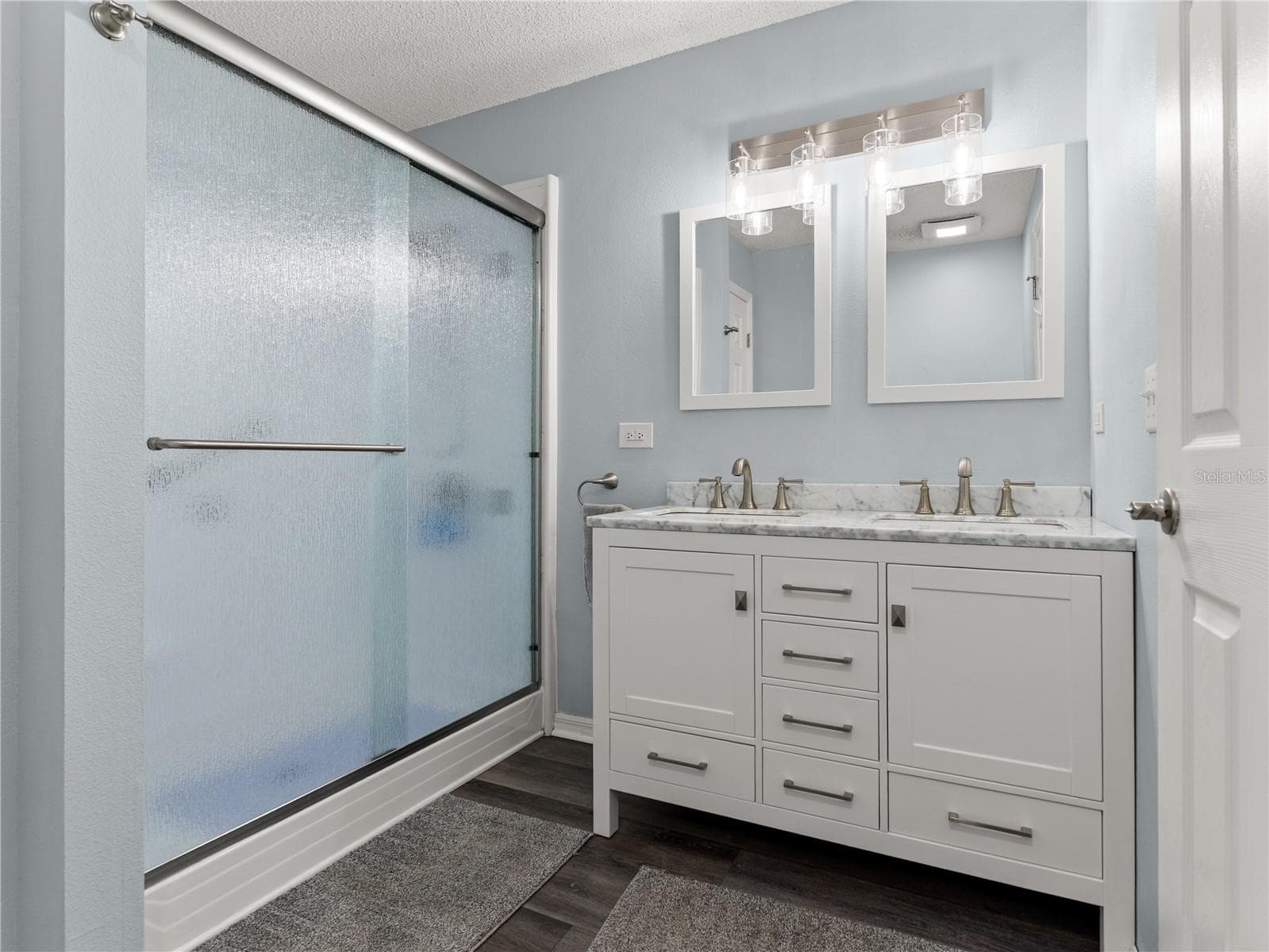 Dual vanity - 206 LONDON DR, PALM COAST