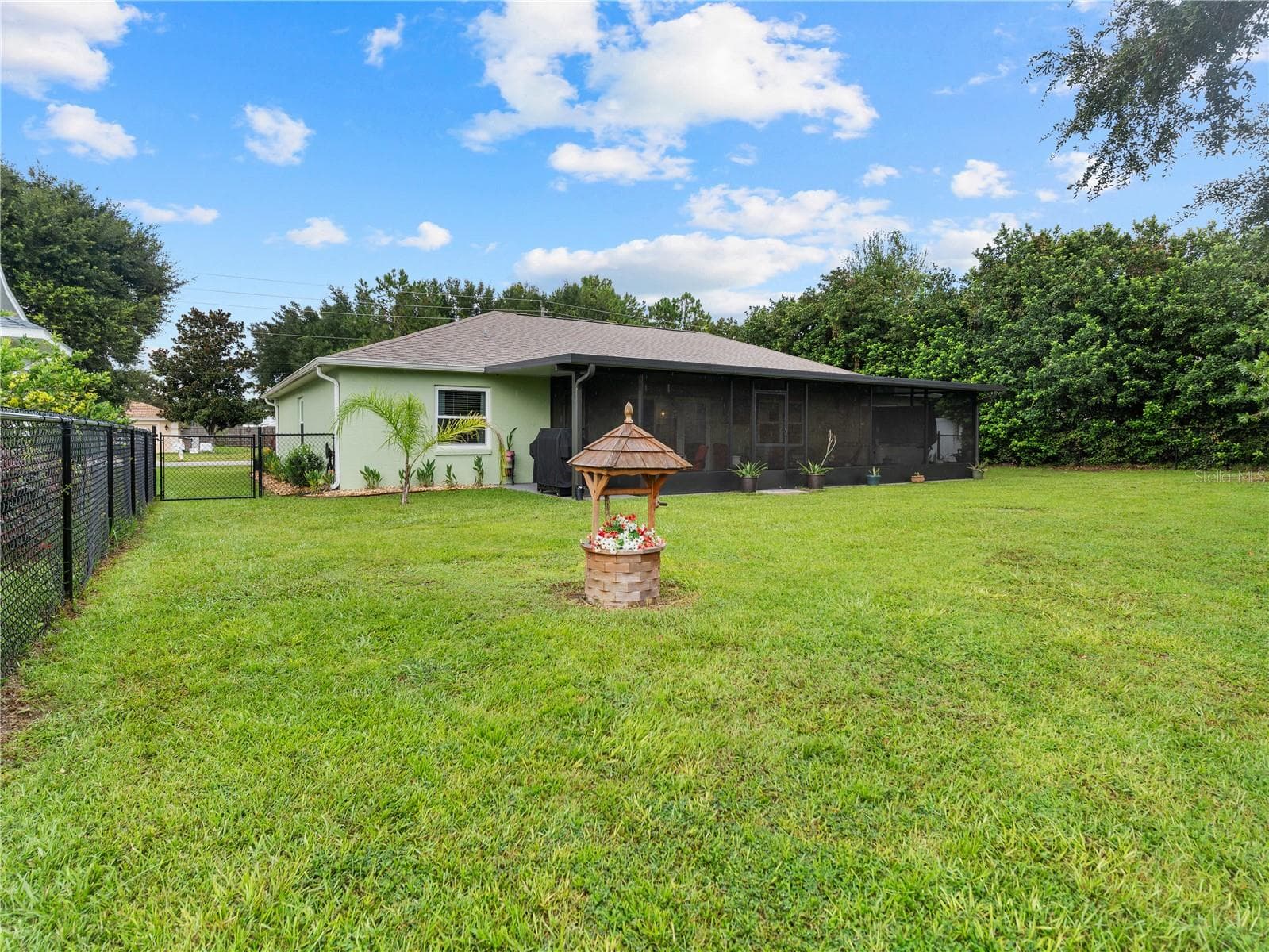 Fenced in backyard - 206 LONDON DR, PALM COAST