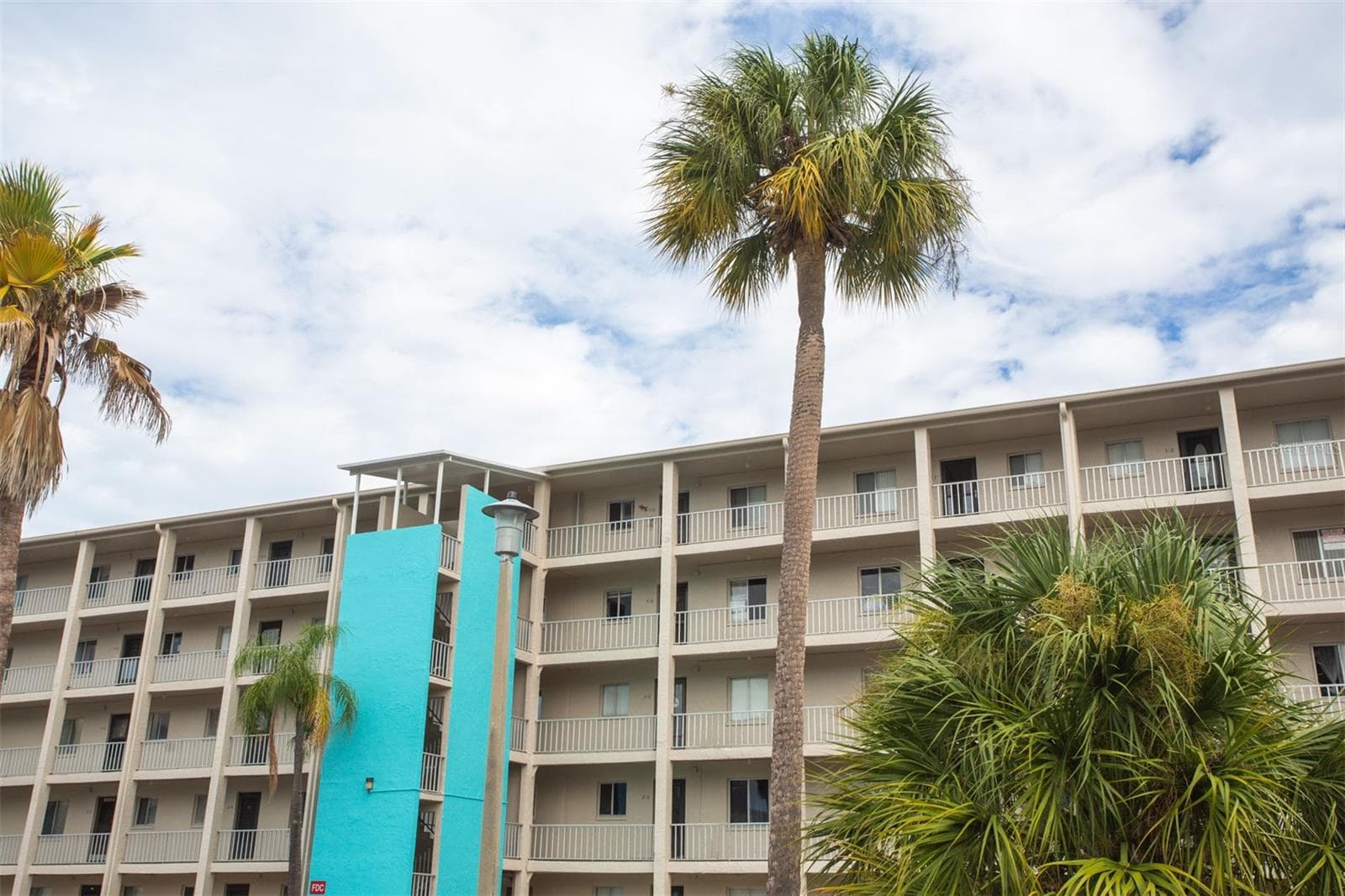 3710 LAKE BAYSHORE DR #k416