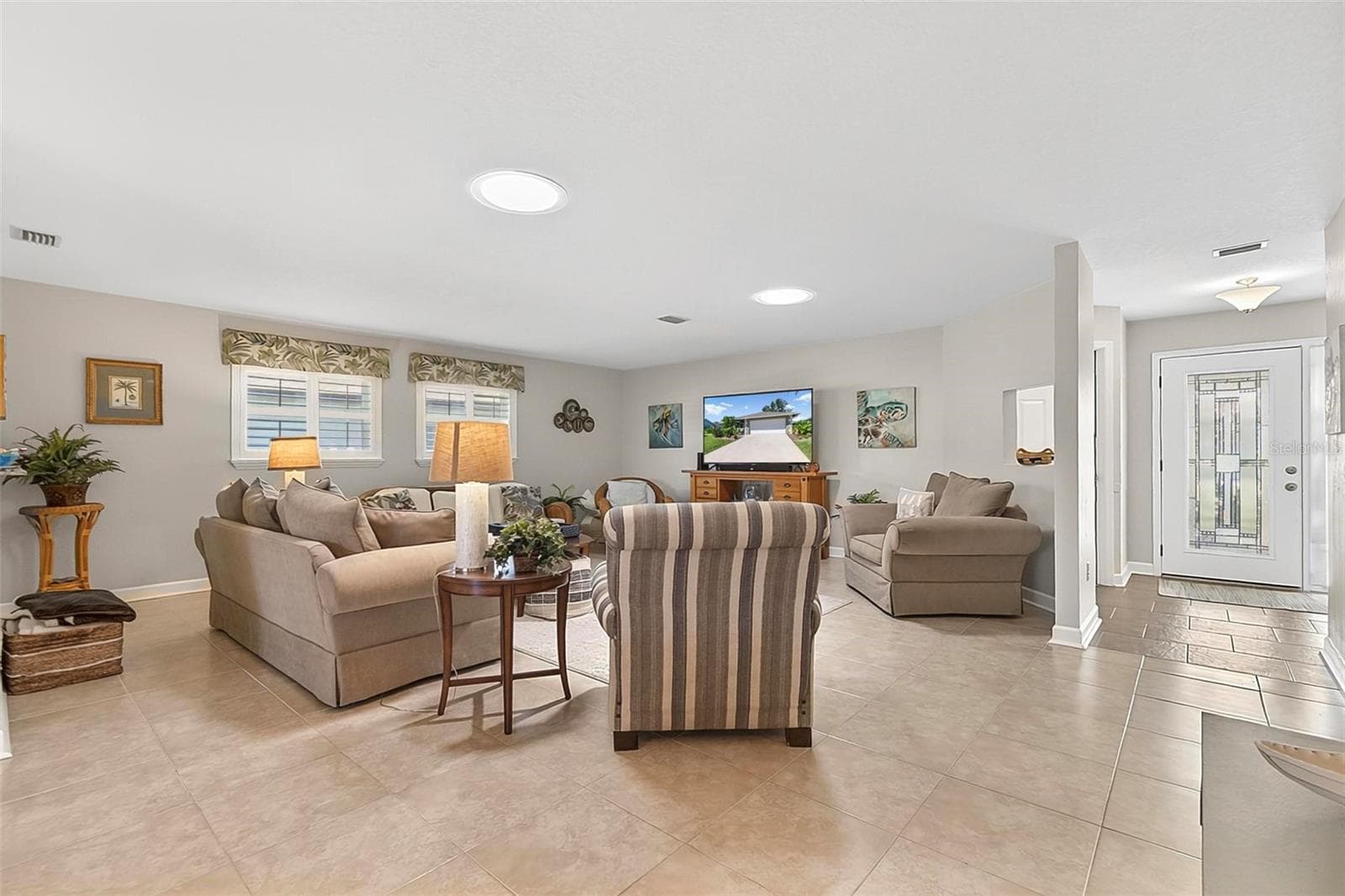 Single Family Residence at 8 FLEMING CT, PALM COAST, photo 10 of 51