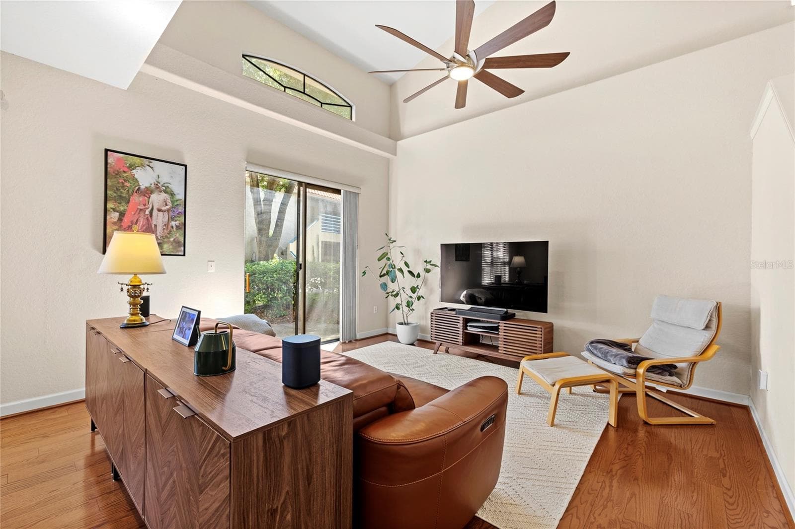 Two-Story Great Room - 1010 WINDERLEY PL #100, MAITLAND
